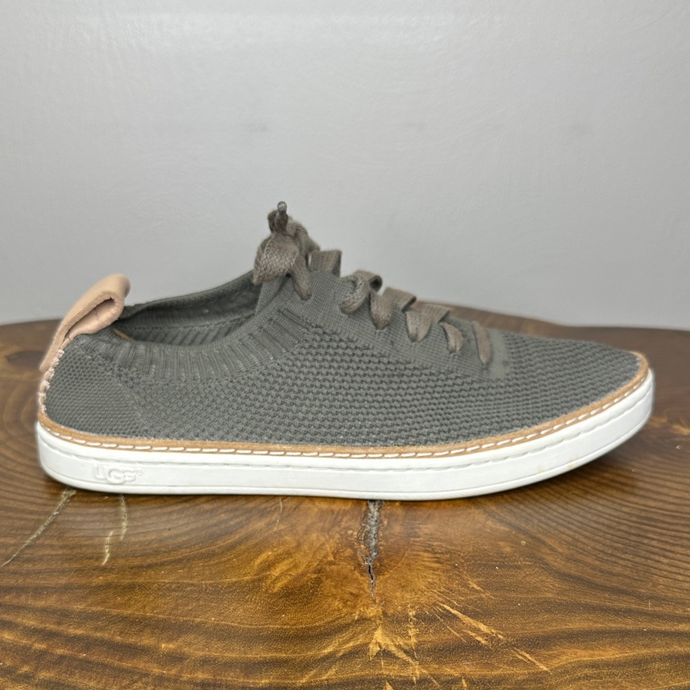UGG Sidney Womens Knit Sneakers Size 6 1/2